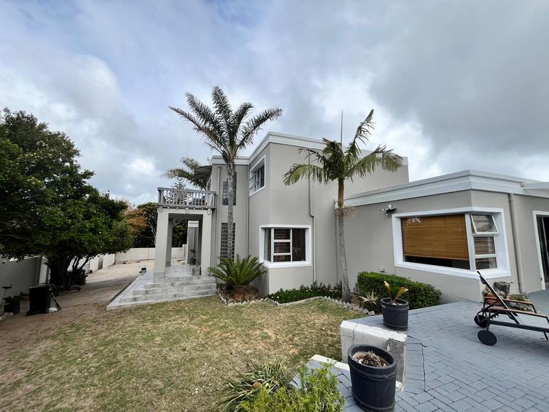 4 Bedroom Property for Sale in Mossel Bay Central Western Cape